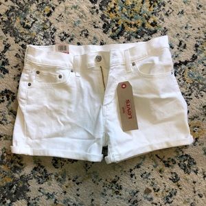 White Levi’s Jean shorts NWT